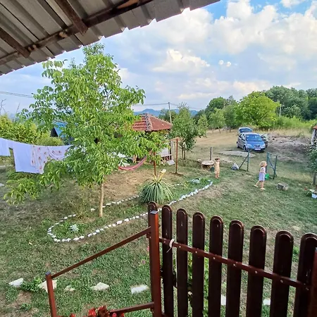 Dragacevska Kuca Na Bregu *